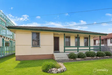 Property photo of 54 Mubo Crescent Holsworthy NSW 2173