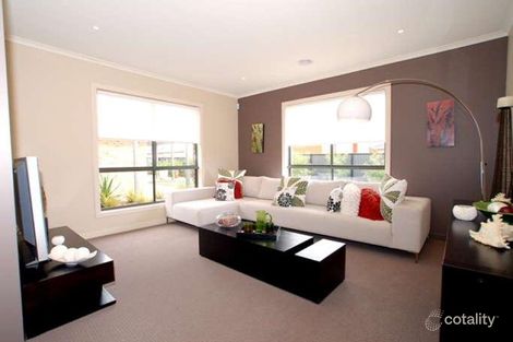 Property photo of 24 Hummingbird Boulevard Tarneit VIC 3029