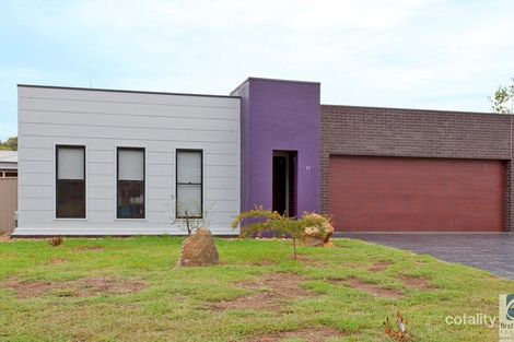 Property photo of 11 Helm Court Wodonga VIC 3690