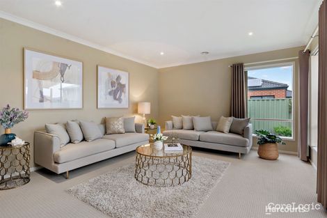 Property photo of 10 Moore Mews Pakenham VIC 3810