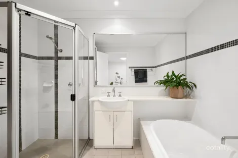 Property photo of 143 Macpherson Street Warriewood NSW 2102