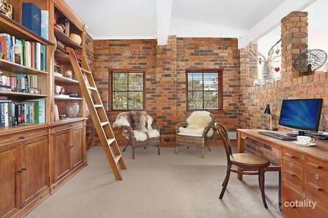 Property photo of 18 Shauna Crescent Mount Keira NSW 2500
