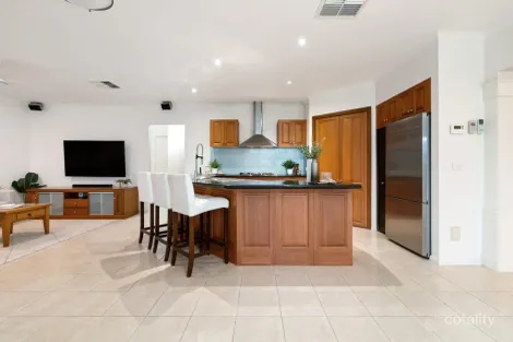 Property photo of 2 Eve Close Skye VIC 3977