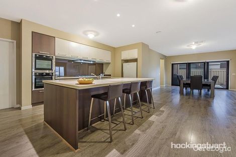 Property photo of 8 Cherry Lake Green Caroline Springs VIC 3023