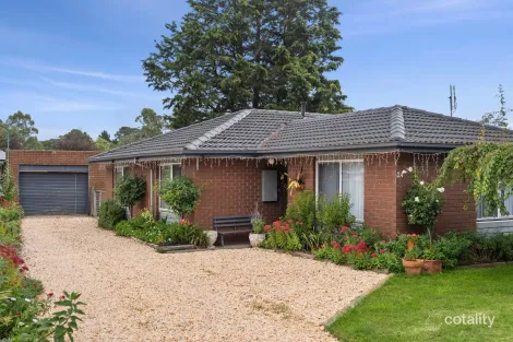 Property photo of 24 Forest Street Woodend VIC 3442