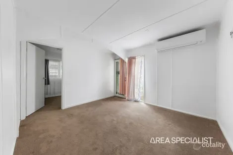 Property photo of 71 Lampard Road Drouin VIC 3818