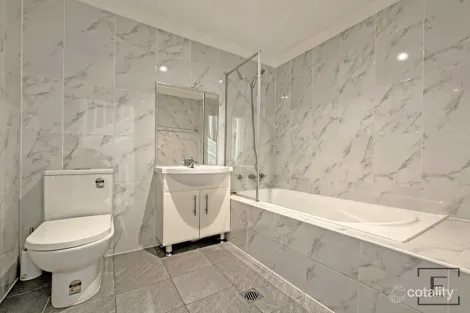 Property photo of 2/9-13 Balmoral Road Northmead NSW 2152