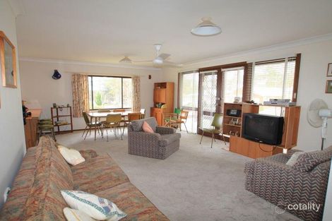Property photo of 10 Lakeway Avenue Berrara NSW 2540
