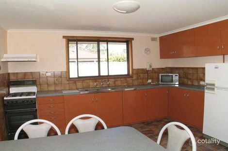 Property photo of 16 Semillon Grove Mount Clear VIC 3350