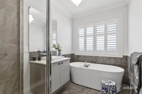 Property photo of 32 Mulgutherie Way Gisborne VIC 3437
