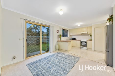 Property photo of 18 Rossi Close Pakenham VIC 3810