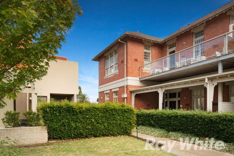 Property photo of 2/136 Ernest Jones Drive Macleod VIC 3085