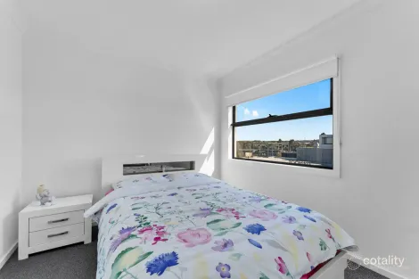 Property photo of 31 Golden Green Street Pakenham VIC 3810