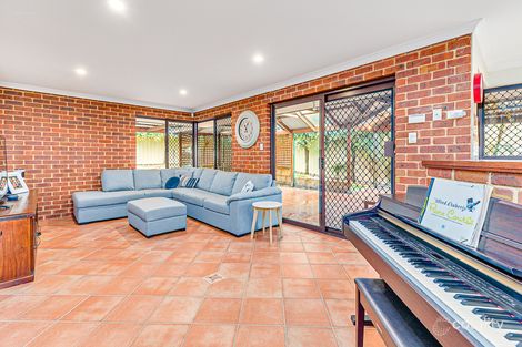 Property photo of 24 Pipit Close Huntingdale WA 6110