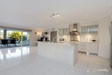Property photo of 18 Hillview Crescent Little Mountain QLD 4551