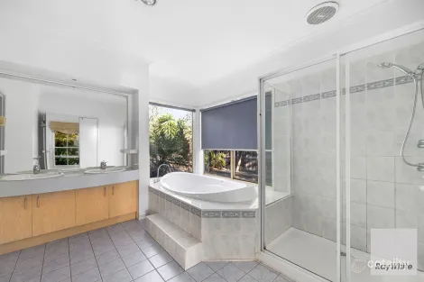 Property photo of 7 Rowlandson Place Taylors Lakes VIC 3038