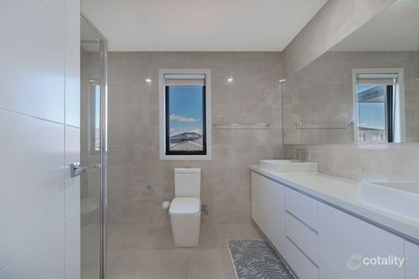 Property photo of 7 Magic Way Roxburgh Park VIC 3064