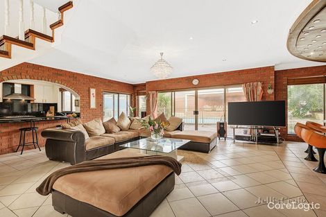 Property photo of 324 Highbury Road Mount Waverley VIC 3149