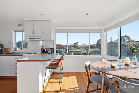 Property photo of 8 Cross Street Midway Point TAS 7171
