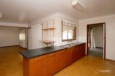 Property photo of 4 Quambi Place Mount Austin NSW 2650