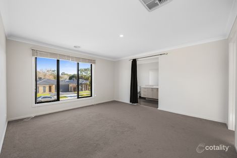 Property photo of 101 Fiorelli Boulevard Cranbourne East VIC 3977