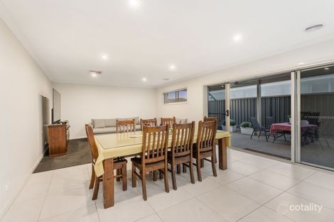 Property photo of 8 Elsworth Drive Strathfieldsaye VIC 3551