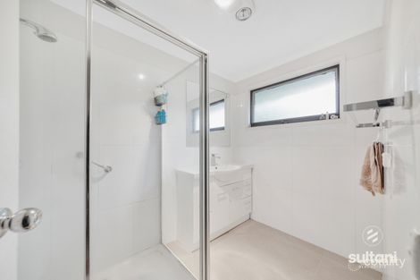 Property photo of 9 Lachlan Drive Endeavour Hills VIC 3802