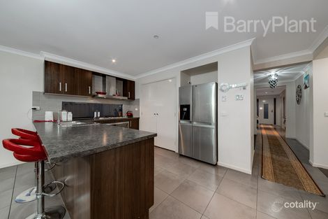 Property photo of 4 Beagle Street Cranbourne East VIC 3977