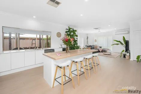 Property photo of 32 Hillside Gardens Desert Springs NT 0870