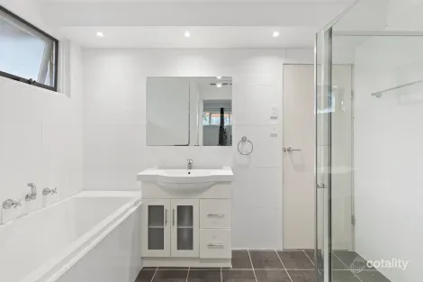 Property photo of 53 Commercial Road Ferntree Gully VIC 3156