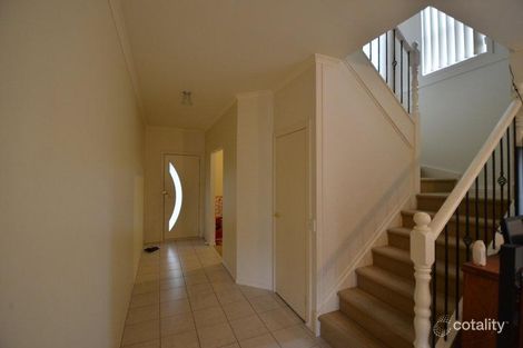 Property photo of 4 Elgin Mews Cranbourne VIC 3977