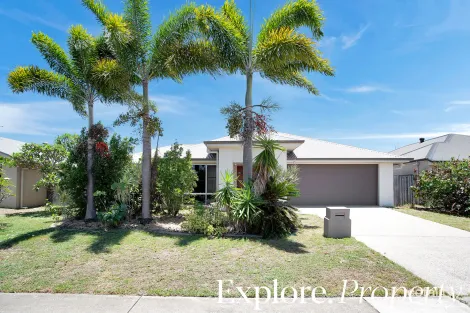54 Whitehaven Dr, Blacks Beach, QLD 4740