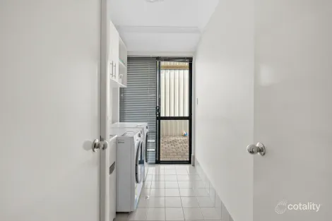 Property photo of 19 Highcliffe Circle Lakelands WA 6180