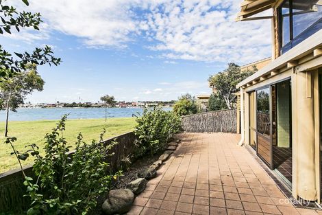 1/82 Military Rd, Tennyson, SA 5022