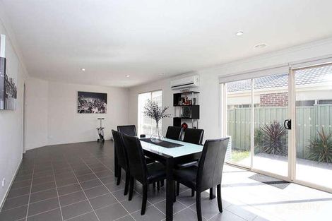 Property photo of 32 Dahlia Drive Caroline Springs VIC 3023