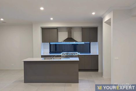 19 Lexington Pde, Berwick, VIC 3806