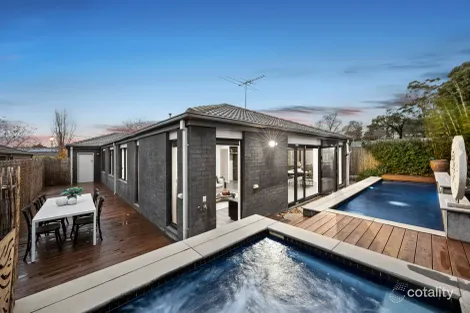 Property photo of 6 Avalon Crescent Cranbourne East VIC 3977