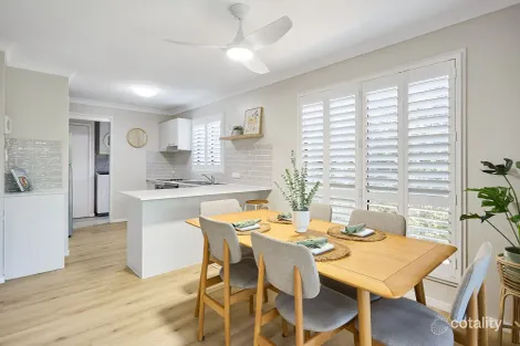 Property photo of 1/20-22 Broad Street Labrador QLD 4215