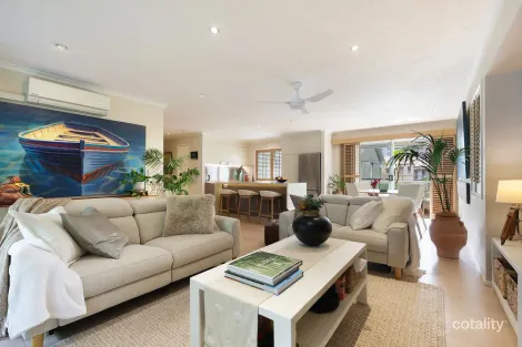 8/28 Cronin Ave, Main Beach, QLD 4217