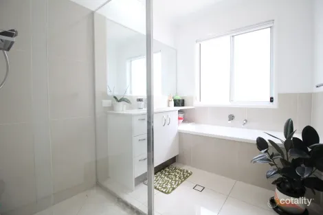 Property photo of 6 Adelaide Circuit Baringa QLD 4551