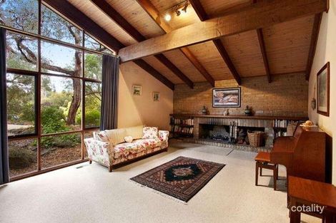 Property photo of 2 Dobell Drive Eltham VIC 3095