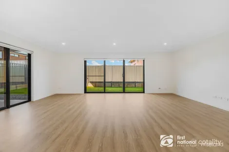 Property photo of 13 Nammoona Road Colebee NSW 2761