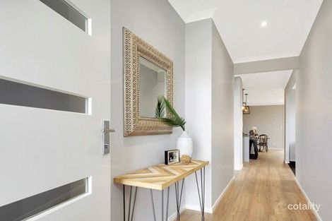 Property photo of 48 Pintail Circuit Deebing Heights QLD 4306