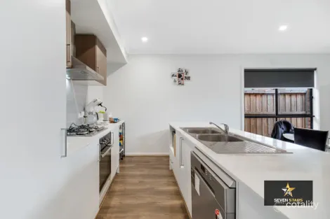 Property photo of 17 Imatra Loop Tarneit VIC 3029