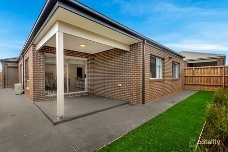 Property photo of 10 Duclair Avenue Werribee VIC 3030