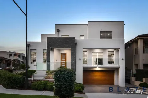 Property photo of 28 Moondarra Drive West Hoxton NSW 2171