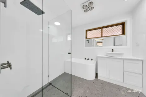 Property photo of 72 Woolnough Drive Mill Park VIC 3082