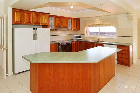 Property photo of 36 Bradley Drive Mill Park VIC 3082