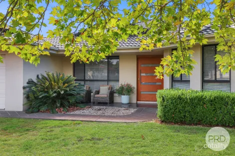Property photo of 23 The Grange Hillvue NSW 2340
