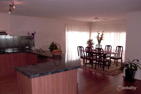 Property photo of 17 Pinnaroo Crescent Burnside VIC 3023